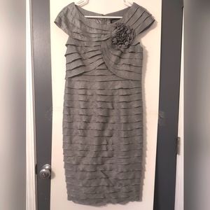 Adrianna Papell Grayish Silver Tiered Sleeveless‎ Dress w/Embellishment Size 10